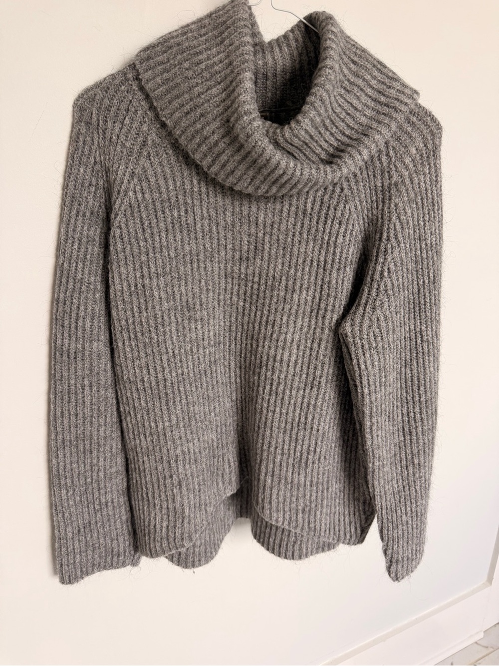 Point Sur- Gray Ribbed Turtleneck Sweater - Women- S